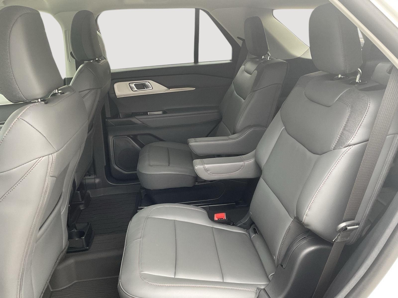 2026 Ford Explorer Active - Photo 15