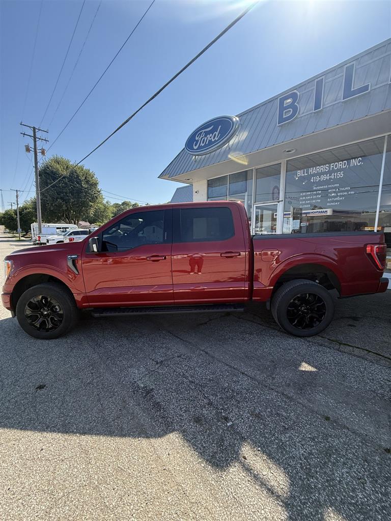 2021 Ford F-150 XLT photo 2