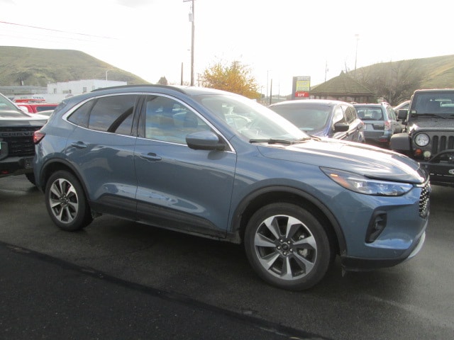 2024 Ford Escape Platinum's photo