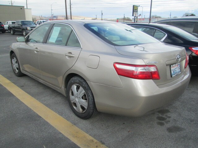 2009 Toyota Camry LE photo 3