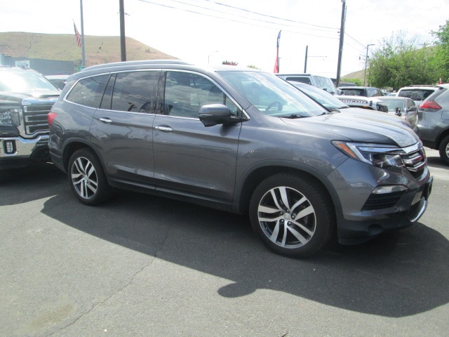 2017 Honda Pilot 4WD Touring's photo