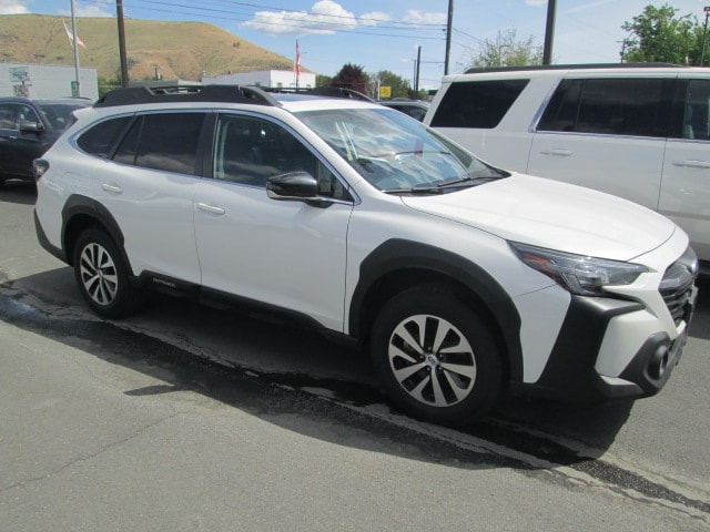 2023 Subaru Outback Premium's photo