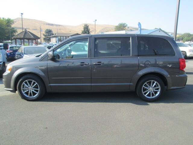 2016 Dodge Grand Caravan SE Plus photo 2