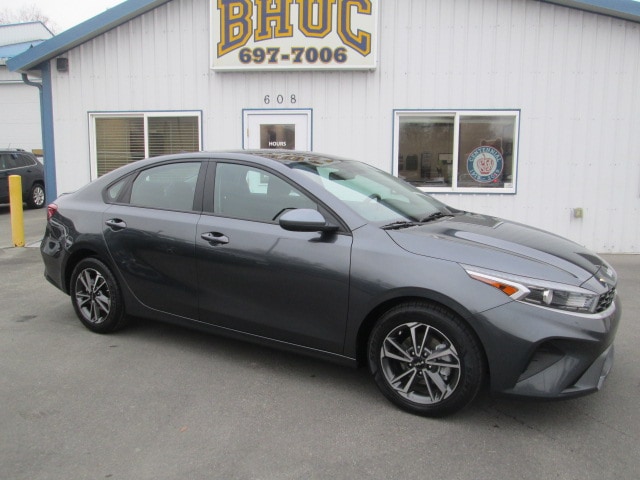 2023 Kia Forte LXS AT's photo