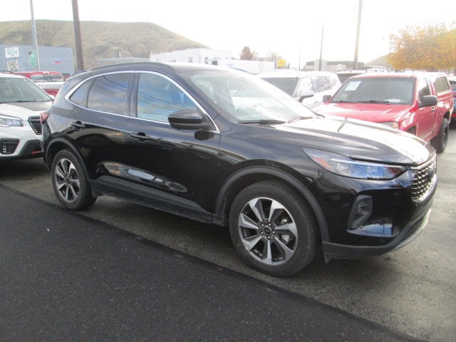 2024 Ford Escape Platinum's photo