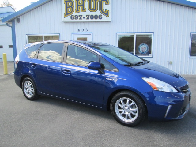 2012 Toyota Prius v Five