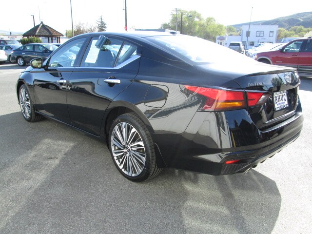 2024 Nissan Altima SL photo 4