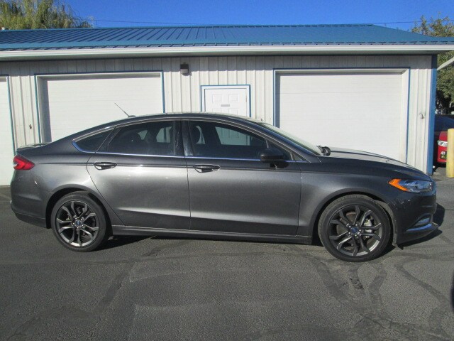 2018 Ford Fusion SE photo 2