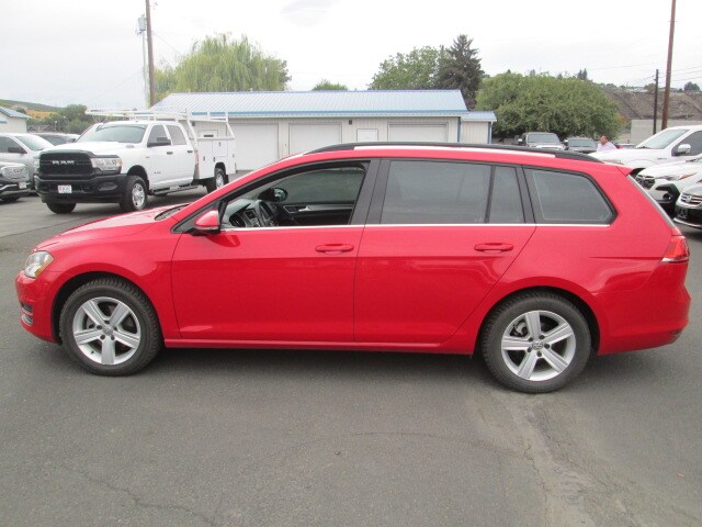 2015 Volkswagen Golf SportWagen TDI S photo 3