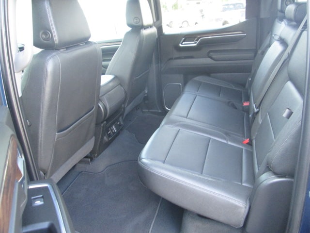 2023 GMC Sierra 1500 SLT - Photo 13