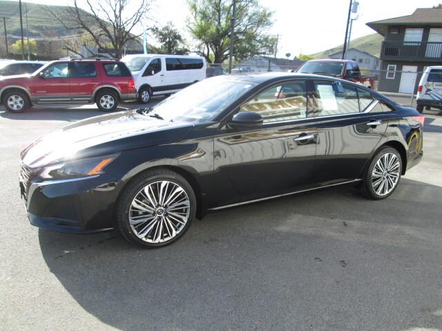 2024 Nissan Altima SL photo 3