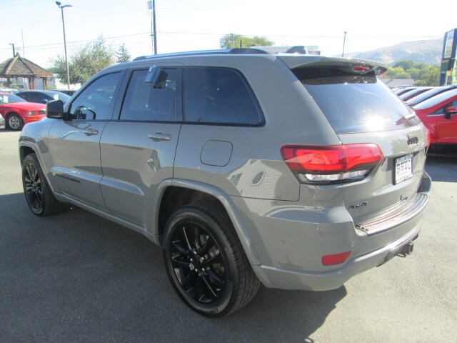 2019 Jeep Grand Cherokee Altitude photo 3