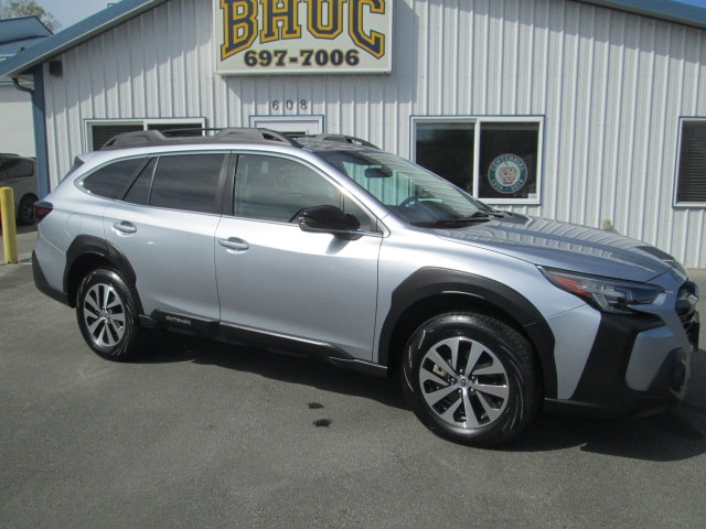 2023 Subaru Outback Premium's photo