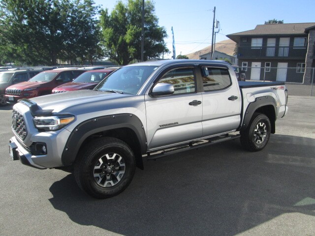 2021 Toyota Tacoma TRD photo 3