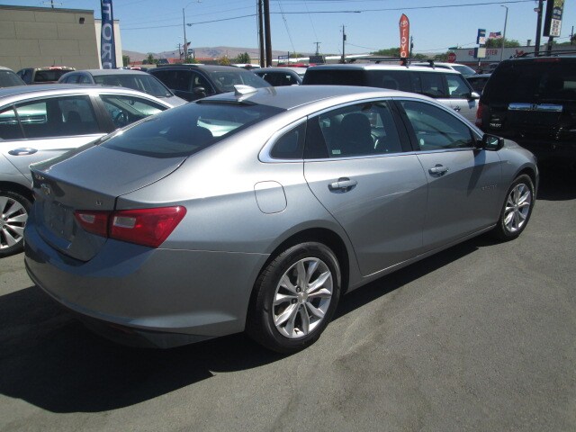 2023 Chevrolet Malibu 1LT photo 3