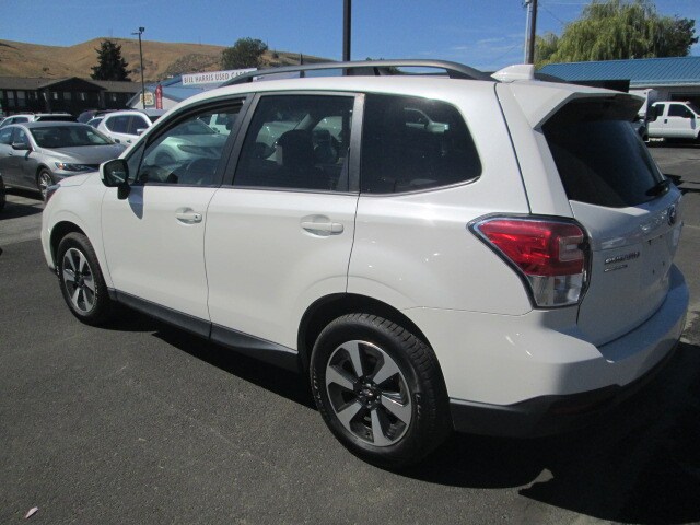 2018 Subaru Forester Premium photo 2