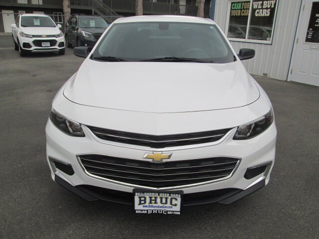 2018 Chevrolet Malibu LS photo 2