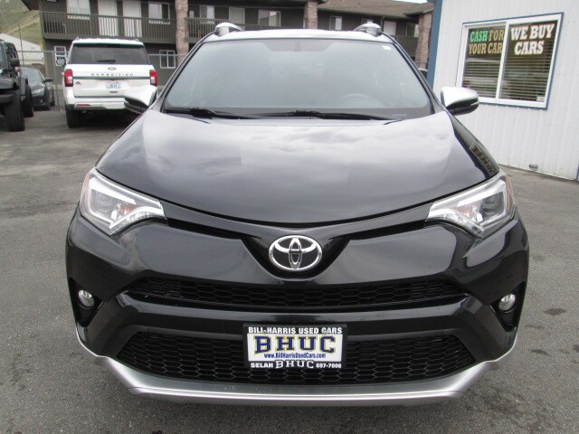 2016 Toyota RAV4 SE photo 2