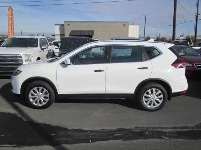 2018 Nissan Rogue S AWD photo 2