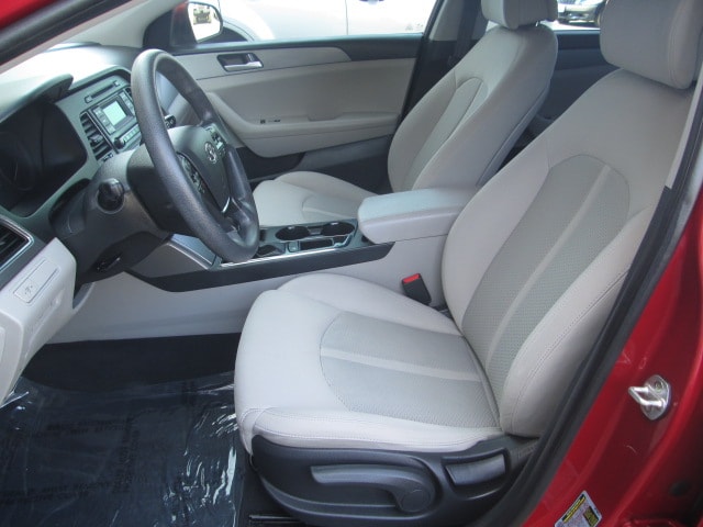 2017 Hyundai Sonata SE - Photo 9