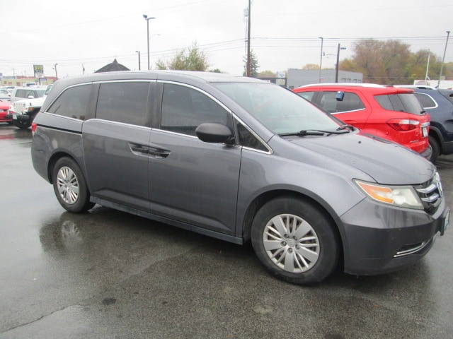 2016 Honda Odyssey LX's photo