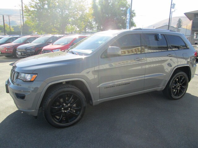 2019 Jeep Grand Cherokee Altitude photo 2
