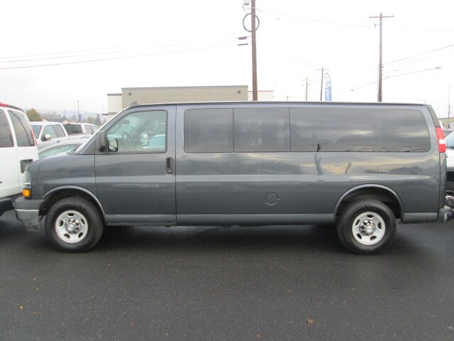 2017 Chevrolet Express 3500 LT Passenger Van photo 2