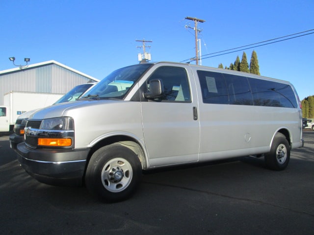 2017 Chevrolet Express Passenger LS's photo