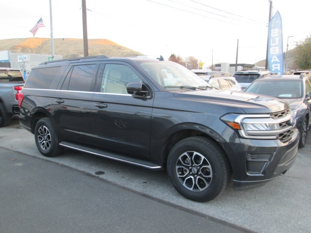 2023 Ford Expedition XLT's photo