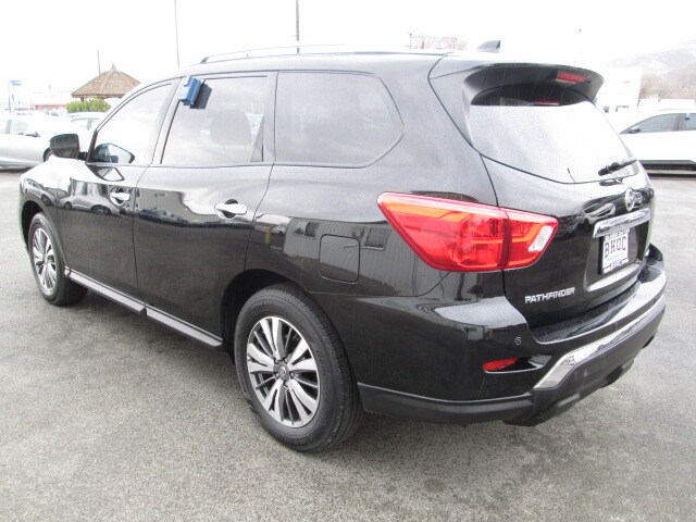 2020 Nissan Pathfinder S photo 4