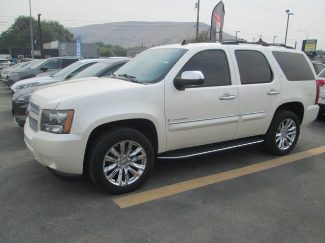 2008 Chevrolet Tahoe LTZ photo 2