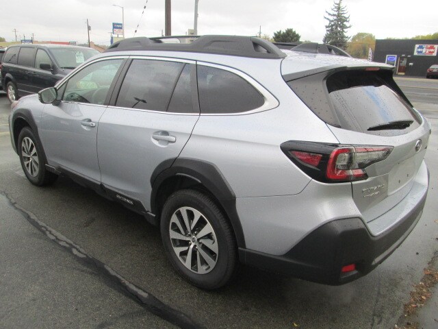 2024 Subaru Outback Premium photo 2