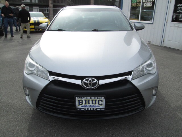 2015 Toyota Camry LE photo 2