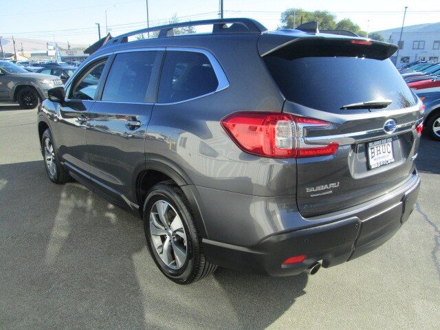 2025 Subaru Ascent Premium photo 4