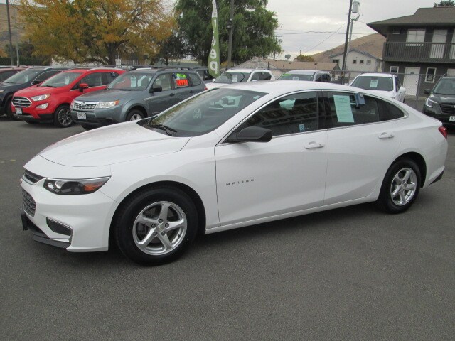 2018 Chevrolet Malibu LS photo 3