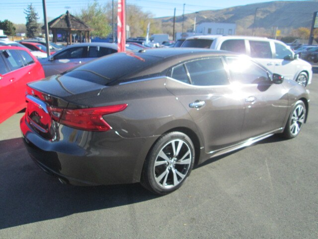 2017 Nissan Maxima SV photo 3