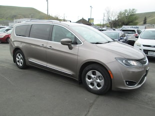 2017 Chrysler Pacifica Touring-L Plus Van