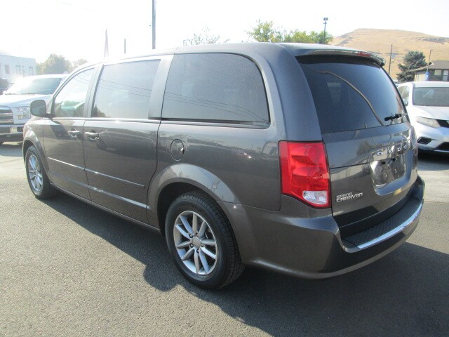 2016 Dodge Grand Caravan SE Plus photo 3