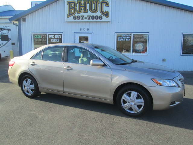 2009 Toyota Camry LE's photo