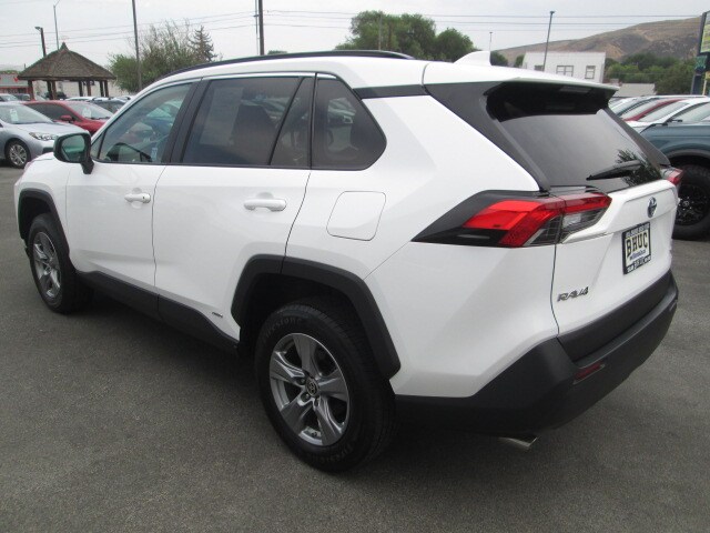 2022 Toyota RAV4 Hybrid LE photo 4