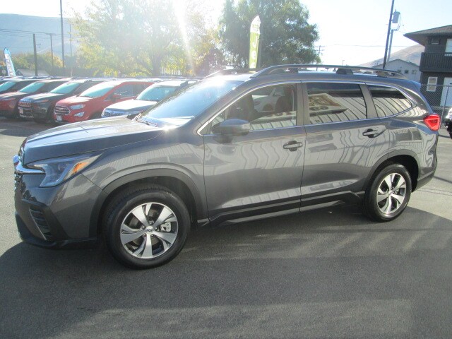 2025 Subaru Ascent Premium photo 3