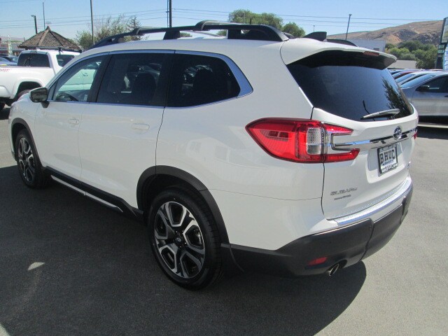 2023 Subaru Ascent Limited photo 4