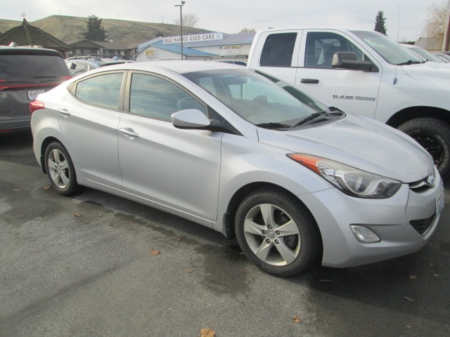 2013 Hyundai Elantra GLS's photo