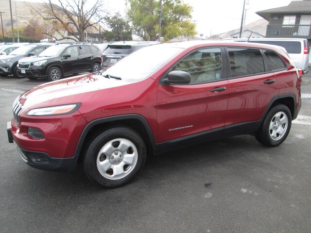2015 Jeep Cherokee Sport photo 3