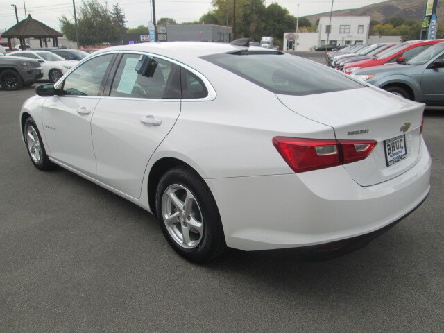 2018 Chevrolet Malibu LS photo 4