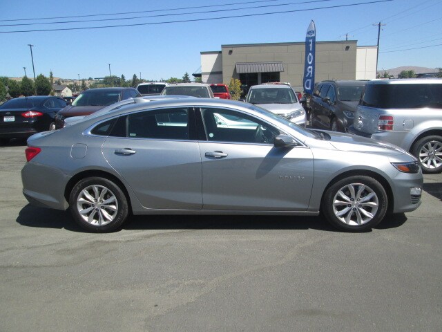 2023 Chevrolet Malibu 1LT photo 2