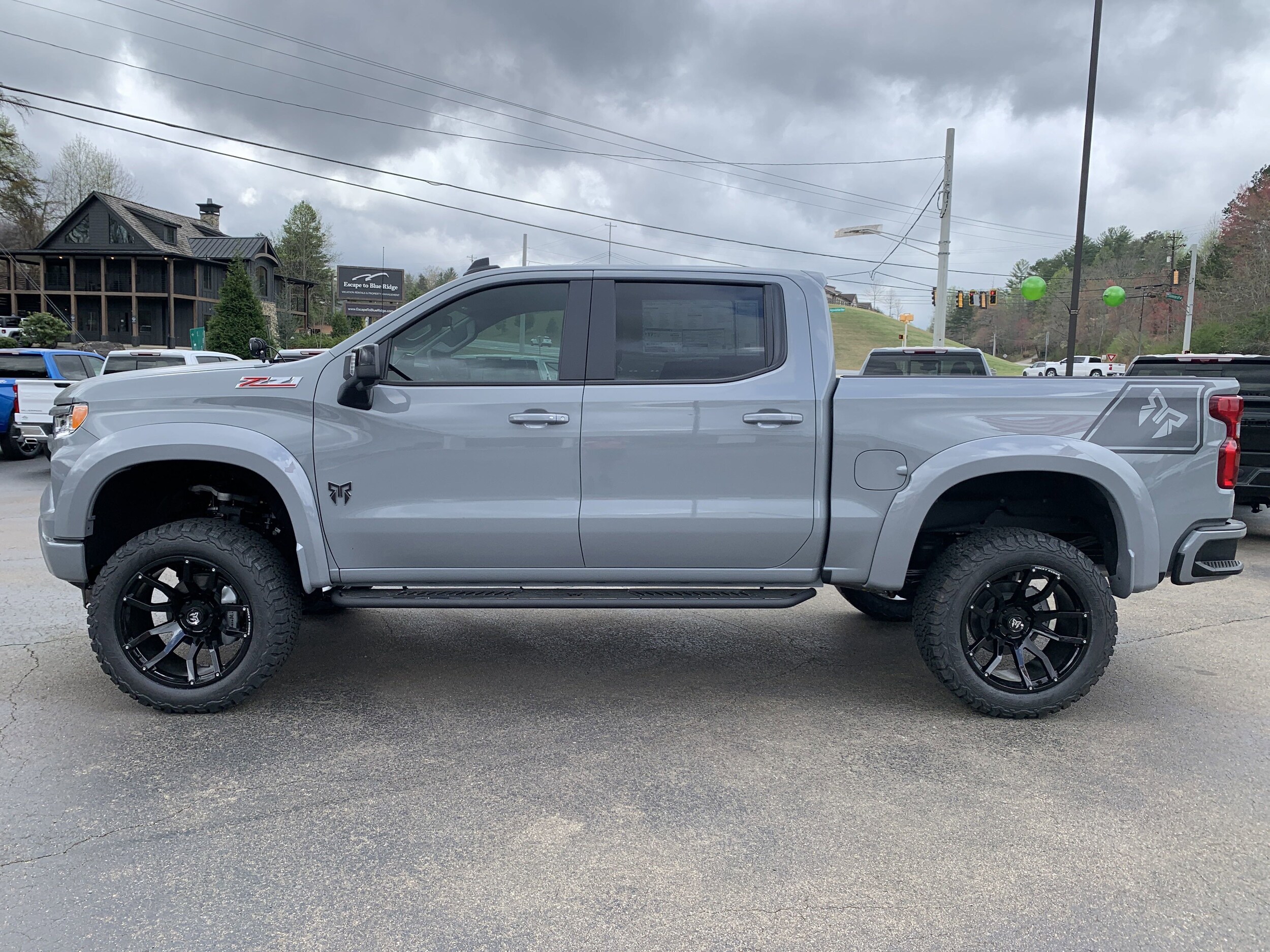 2025 Chevrolet Silverado 1500 RST photo 4