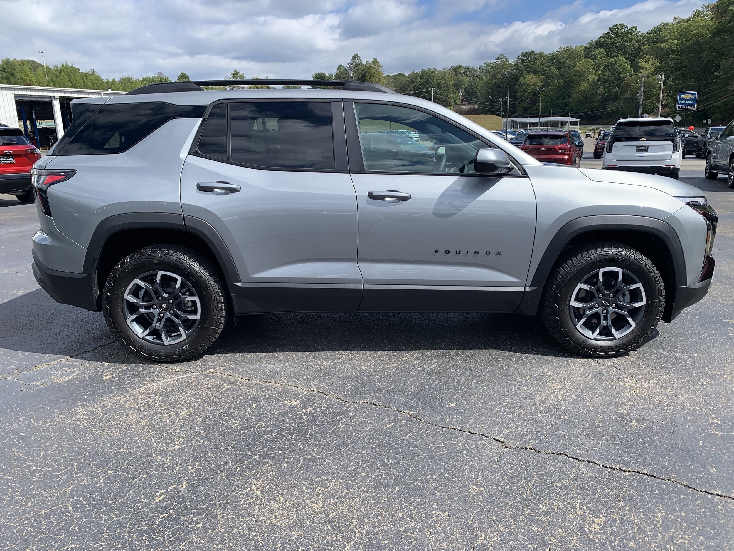 2026 Chevrolet Equinox ACTIV photo 2