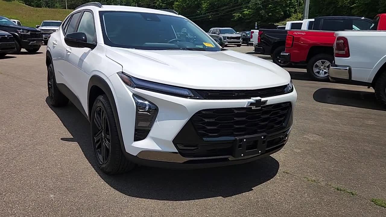2025 Chevrolet Trax SUV 