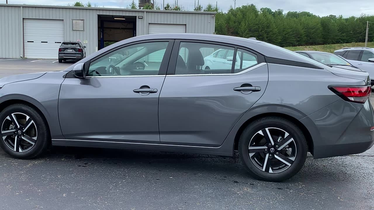 2024 Nissan Sentra SV CVT's photo